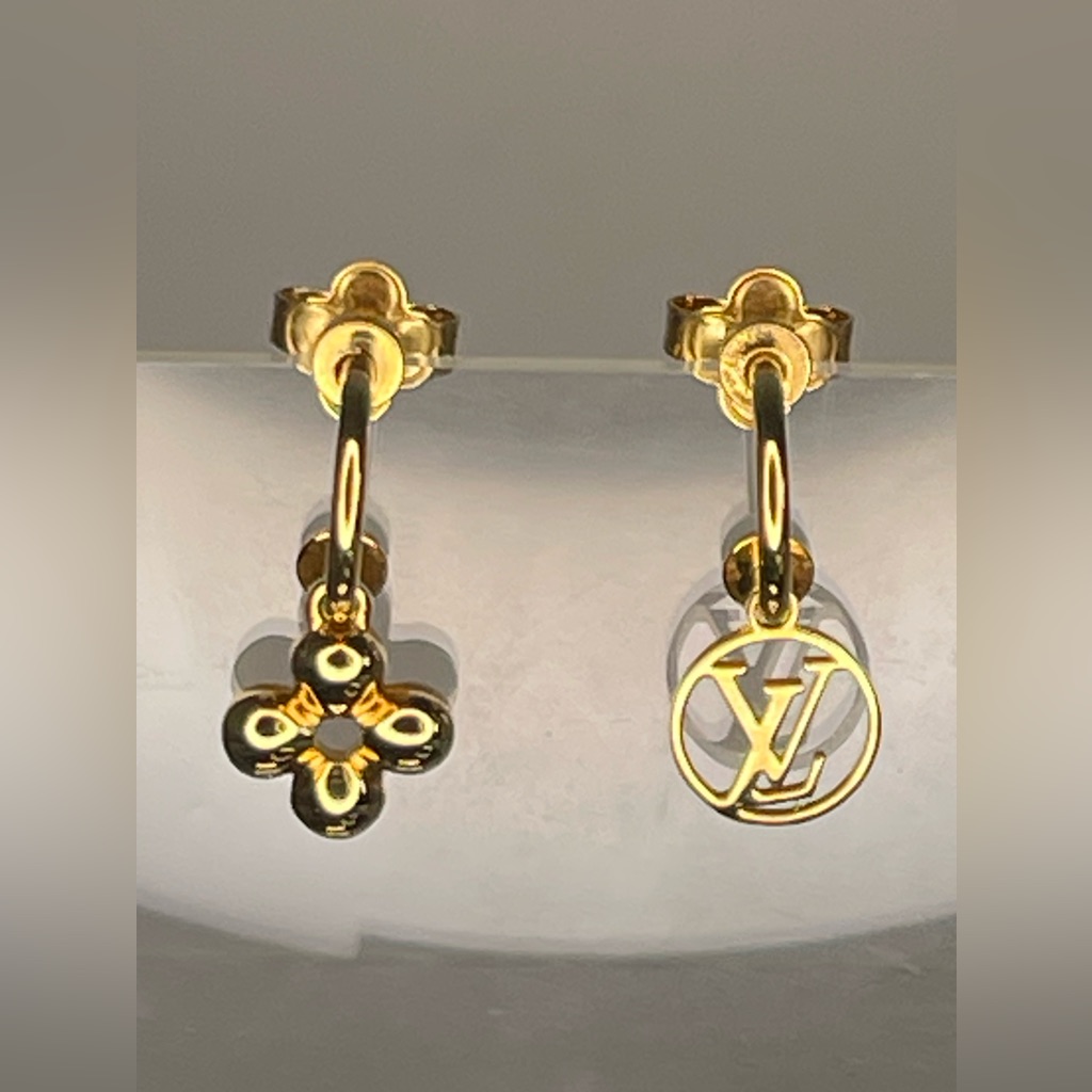 Louis Vuitton Monogram Boucle D'oreille Blooming Earrings
